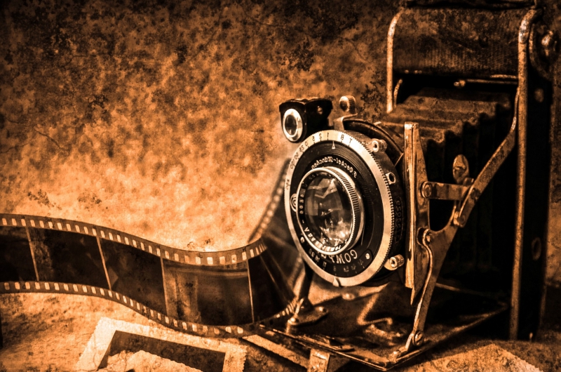 photographe-BEAUSOLEIL-min_light-wood-night-camera-photography-vintage-1245236-pxhere.com